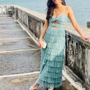 Gianni Bini Grace Metallic Plisse Sweetheart Neck Cut-Out Tiered Dress Size 12